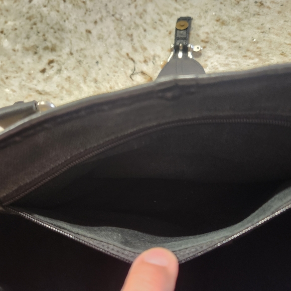 Burberry House Check Buckle Tote Bag - Picture 7 of 16